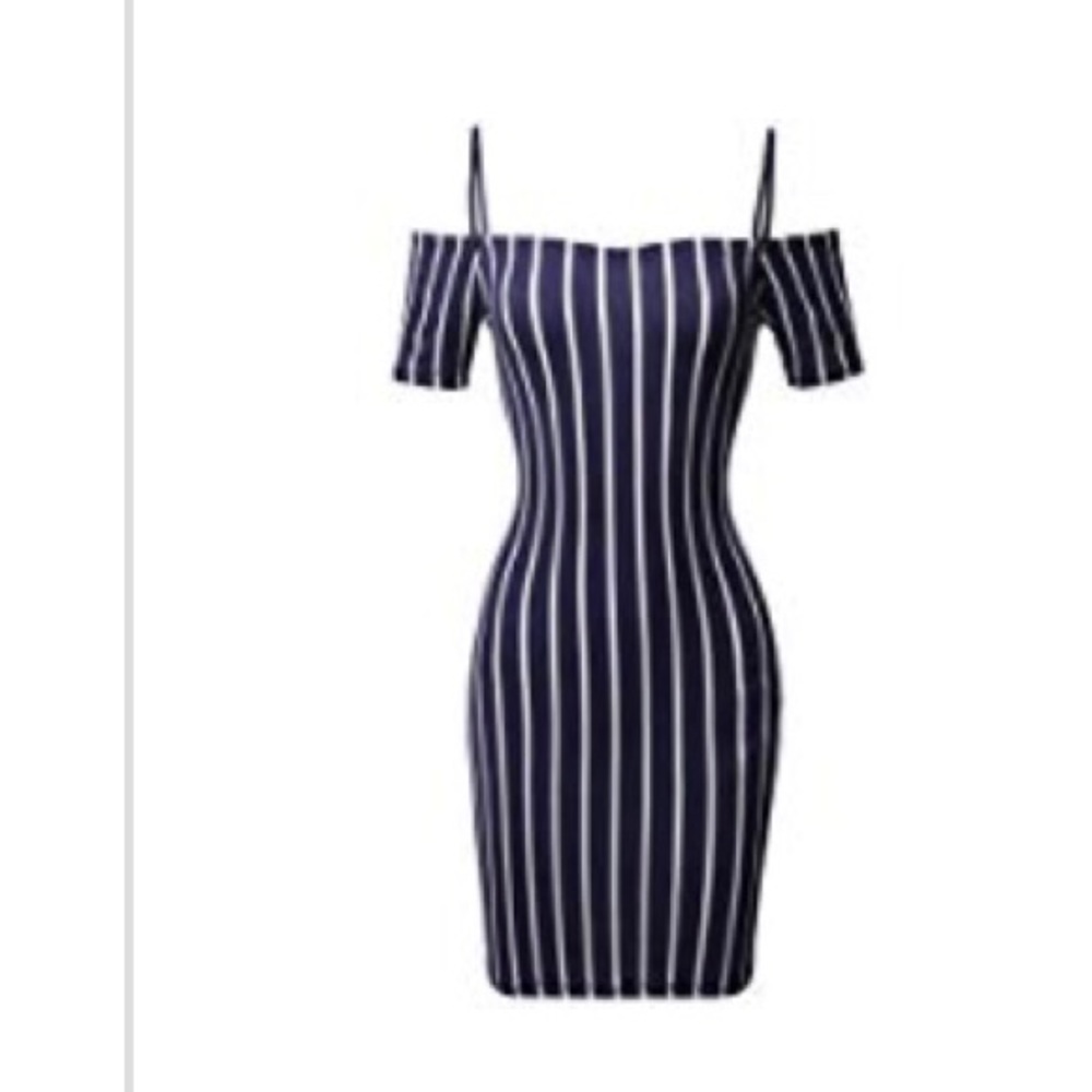 Super cute body con navy pinstripe dress